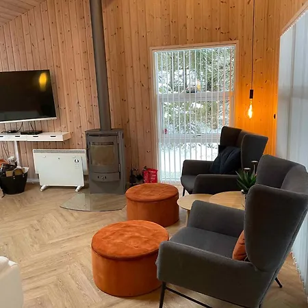 Дом отдыха Lovely Whirlpool House For 8 People