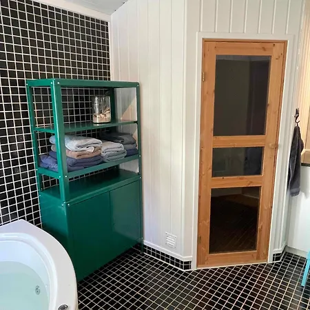 Lovely Whirlpool House For 8 People * Ольбек