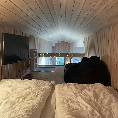 Lovely Whirlpool House For 8 People *