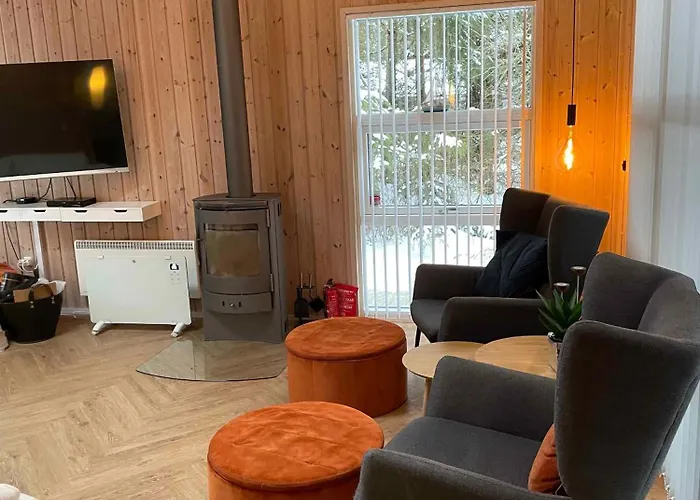 Дом отдыха Lovely Whirlpool House For 8 People