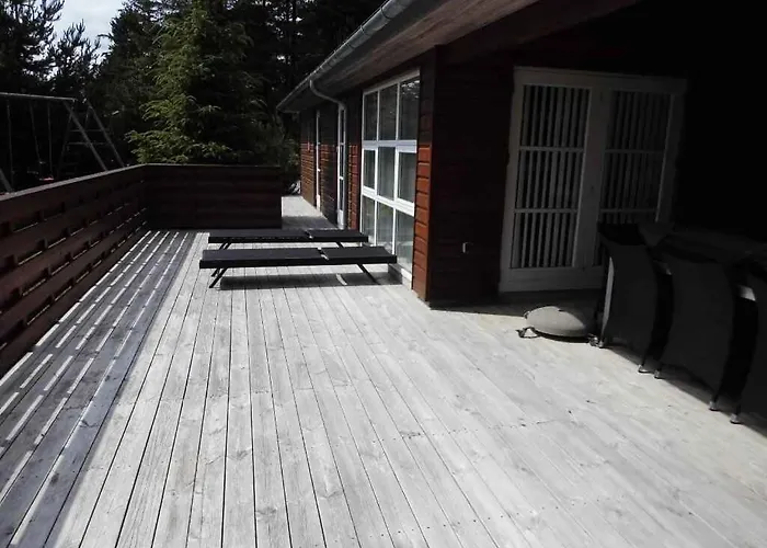 Дом отдыха Lovely Whirlpool House For 8 People